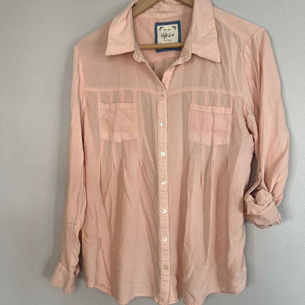5/$20 Style & Co Women’s Pale Pink Button up long/rolled sleeve Large